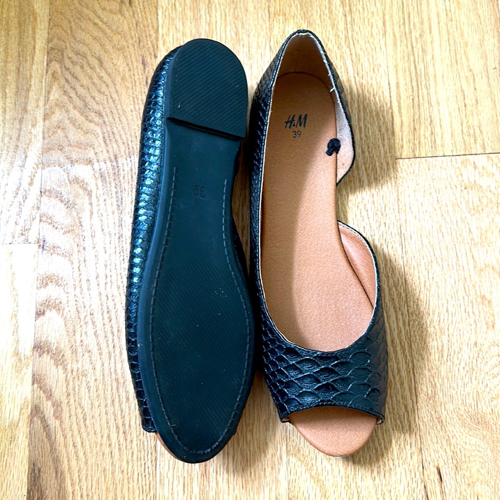 Open toe flats - Picture 2 of 2